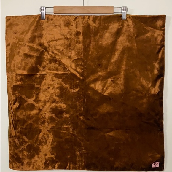 Z Gallerie Accents Z Gallerie 24 Inch Pillow Case Copper Color